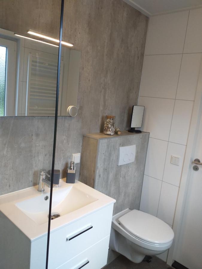Ferienhaus / Chalet / Bungalow Am See, Holland, Niederlande, Lathum Esterno foto