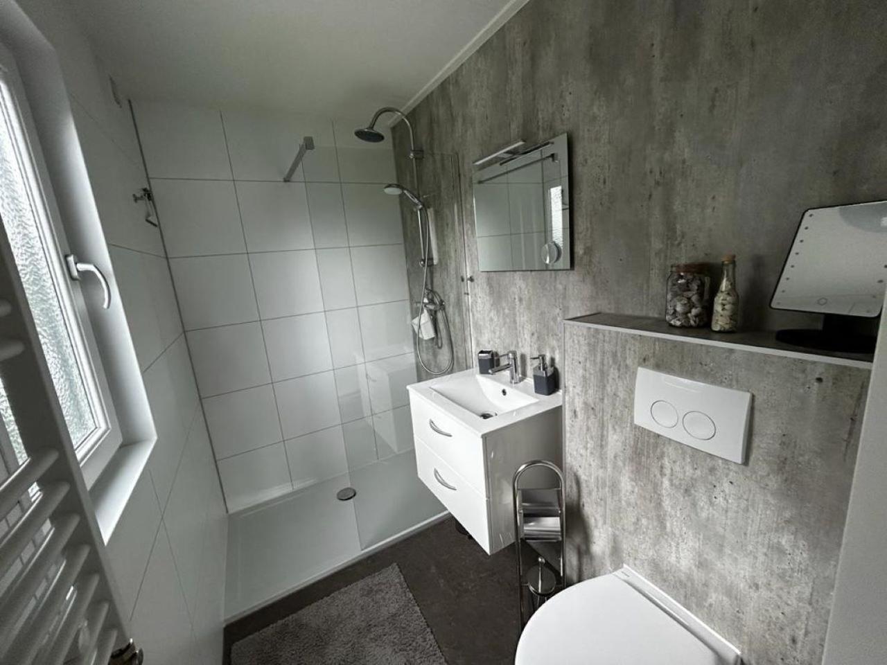 Ferienhaus / Chalet / Bungalow Am See, Holland, Niederlande, Lathum Esterno foto